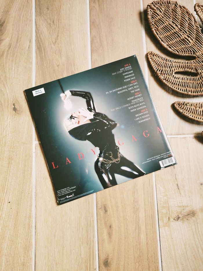 🎧Vinyle LP musique Lady Gaga the fame 15th anniversary double vinyles avec poster neuf sous blister - photo numéro 3
