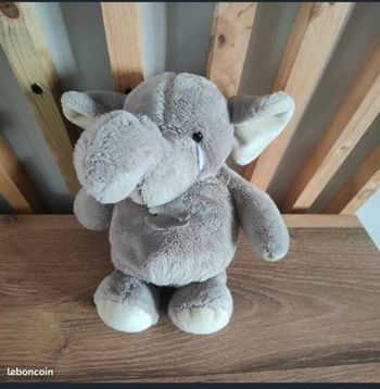 Elephant gris histoire d ours 