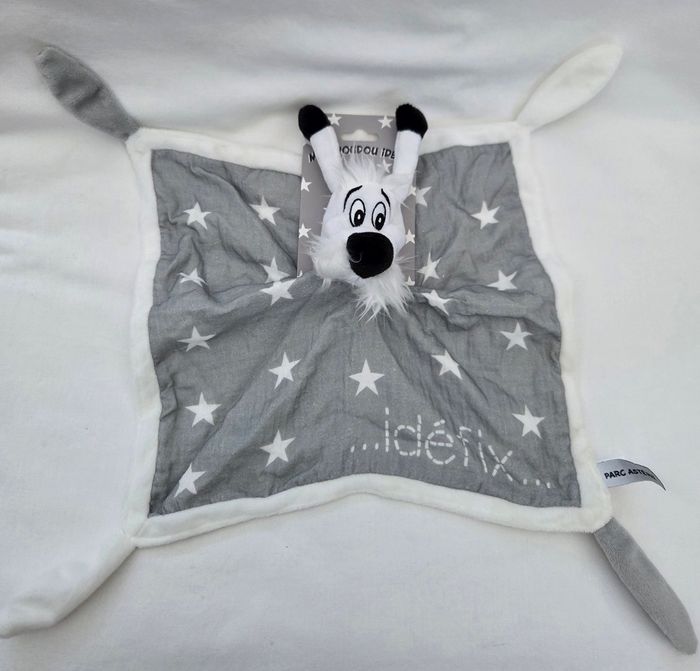 Doudou chien Idefix carré plat lange gris - Étoiles- Parc Asterix