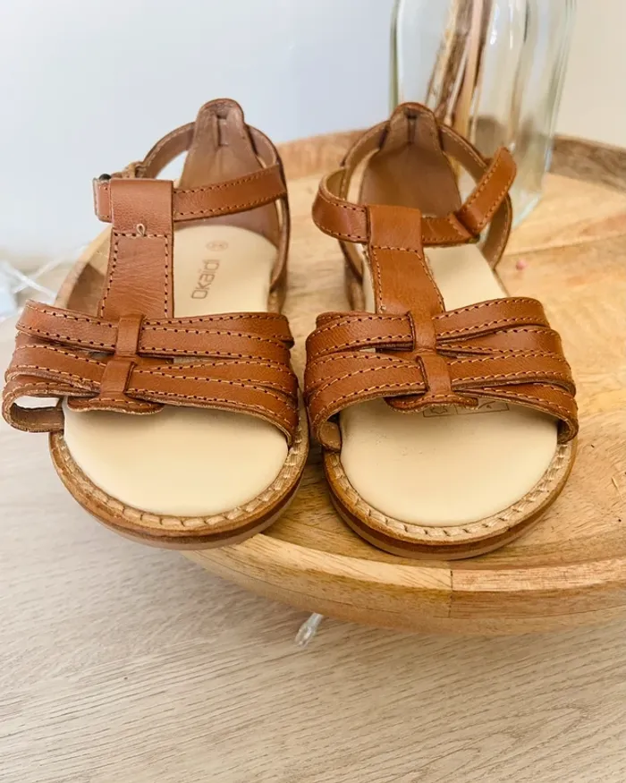 Sandales en cuir multibrides marron pointure 25 - Okaïdi ( neuves sans étiquette ) - photo numéro 5