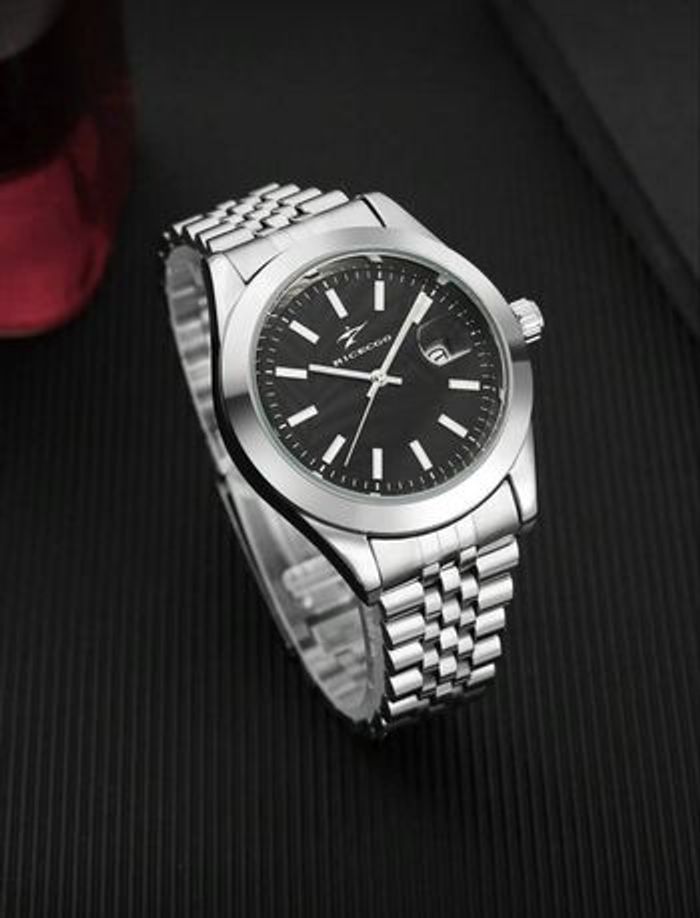 Montre argentée cadran noir - photo numéro 2