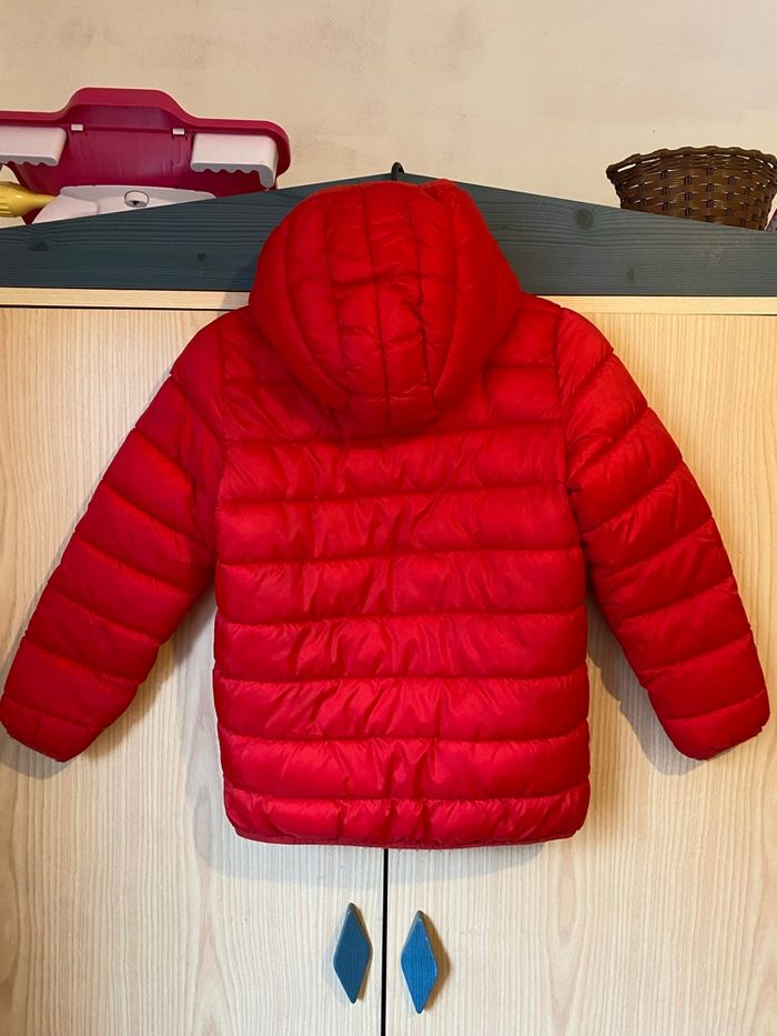 Doudoune rouge Kiabi  10 ans 7€ - photo numéro 7