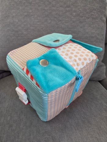 Cube d'activités et d'éveil bébé 