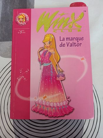 Livre la bibliothèque rose Winx Club La marque de Valtor en bon état