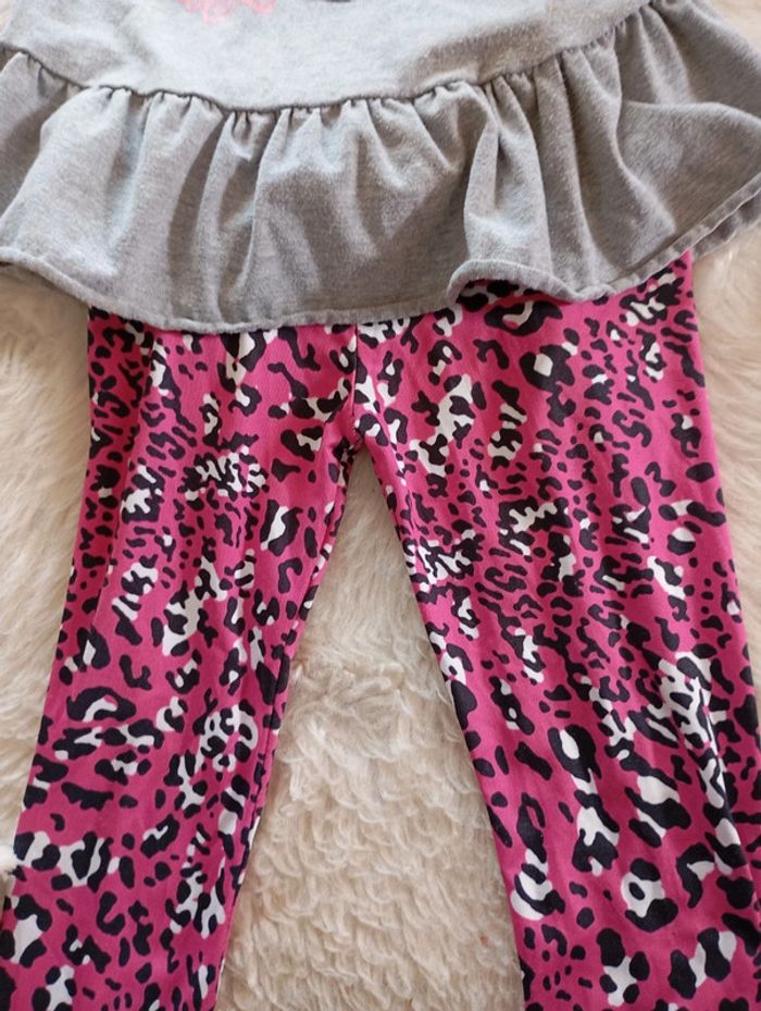 1€ 💸 ensemble fille legging + t-shirt pyjama 110 cm soit 5 ans - photo numéro 4