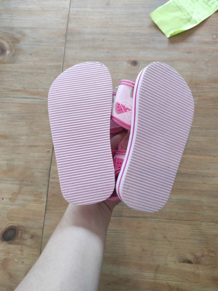 Chaussure à scratch d'eau fille pointure 24 - photo numéro 2