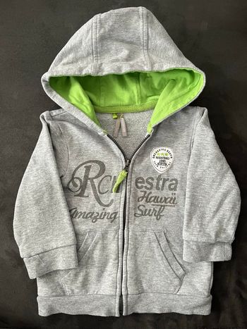 Sweat à capuche bébé 