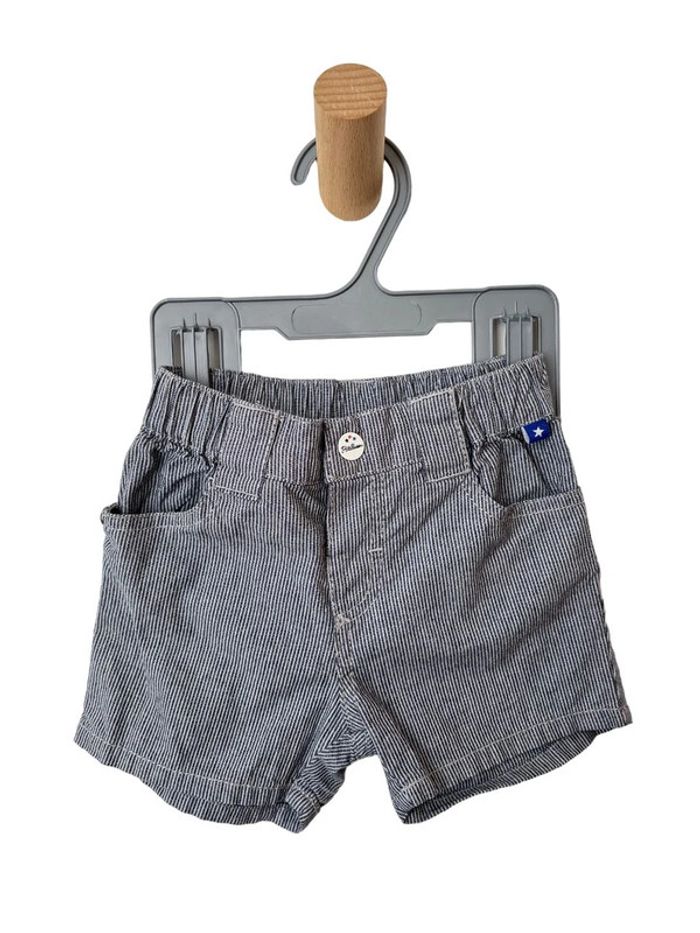Short léger gris à fines rayures - P'tit bisou 6 mois (67cm)