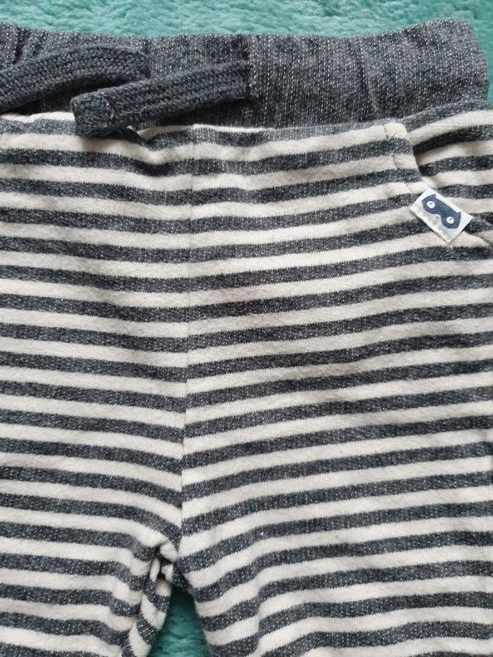 Très beau pantalon 3 mois - photo numéro 2