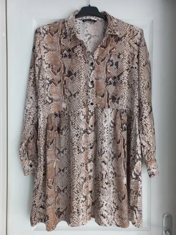 Robe taille 38 Stradivarius