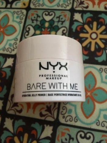 Base de maquillage en gel Bare With Me de NYX neuve
