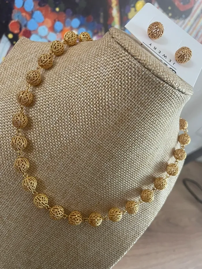 Collier filigrane