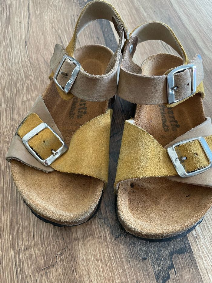 Sandale enfant taille 24 - photo numéro 1