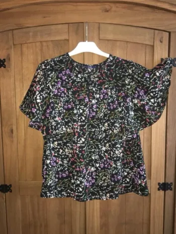 Petit haut léger à manches amples T 42/44