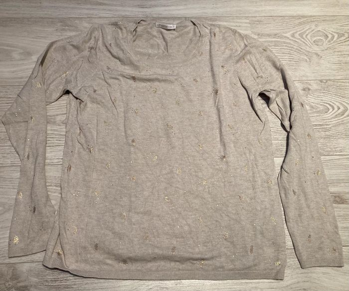 Pull fin motif doré