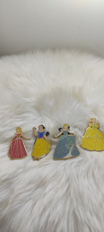 Pins princesse Disney x4