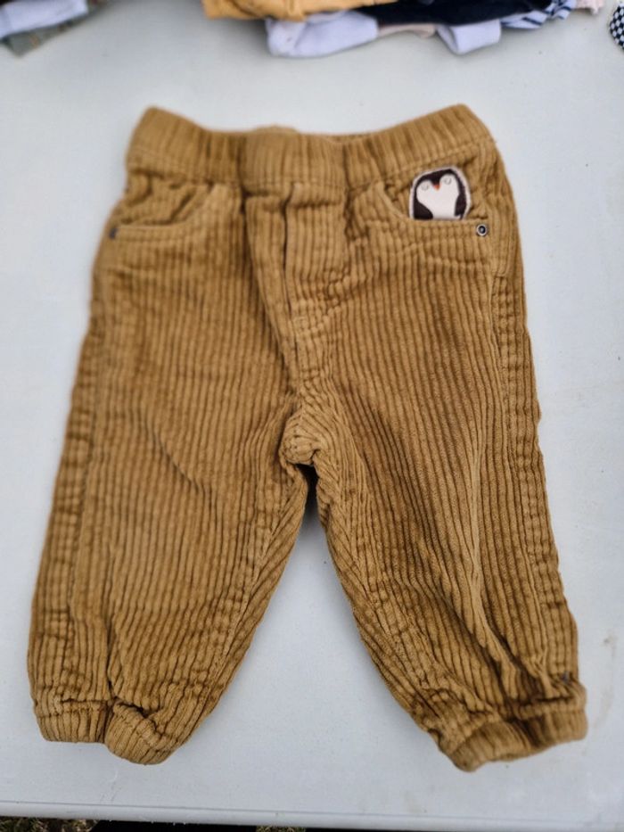 Lot 3 pantalons 12 mois - photo numéro 4
