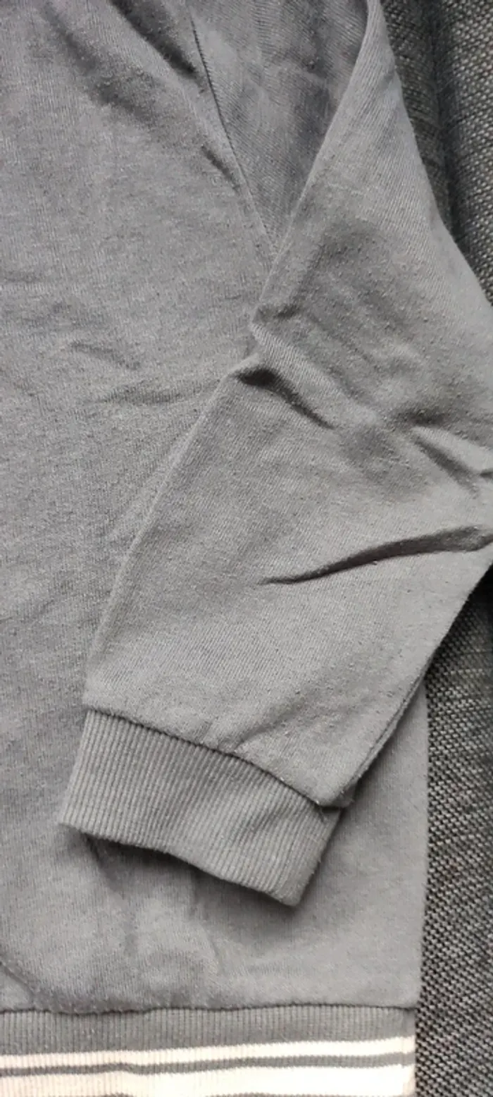 Pull a capuche garçon 👨 - photo numéro 5