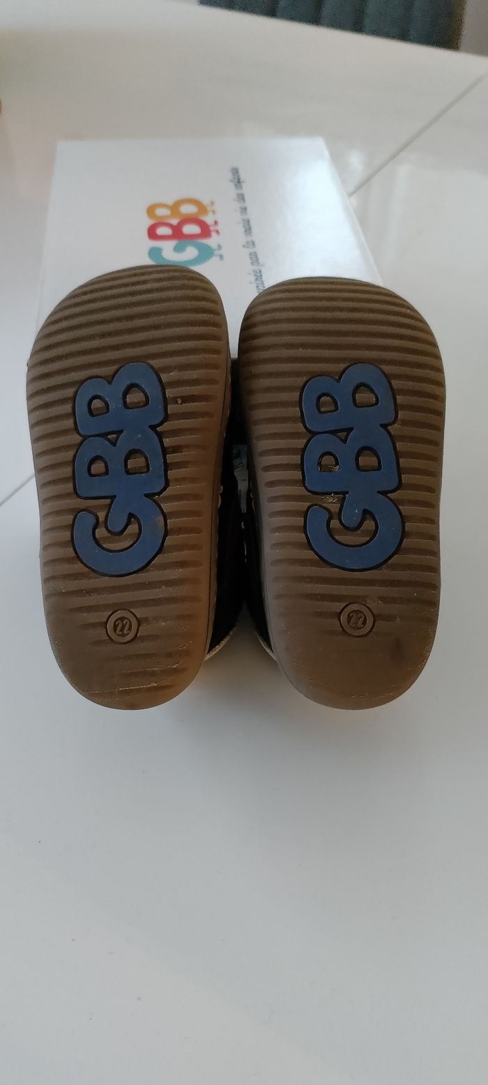 Chaussure GBB garçon taille 22 - photo numéro 2