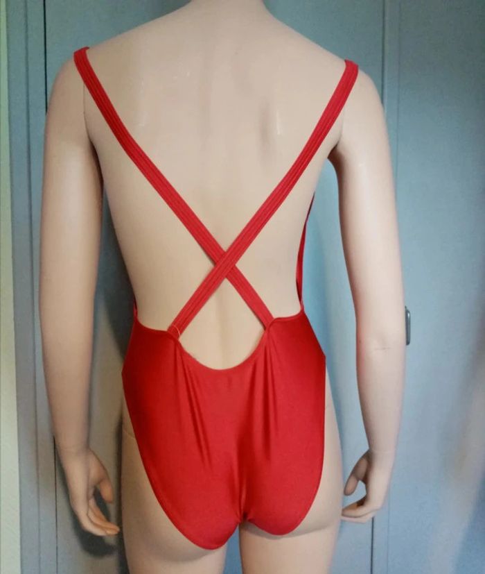 Maillot de bain une pièce rouge en en lycra taille 44 - photo numéro 3