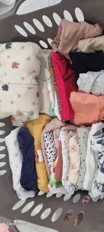 Lot de vêtements bébé