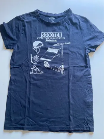 Teeshirt bleu foncé