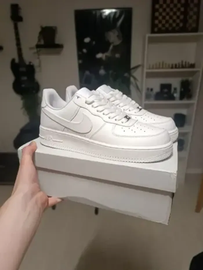 Nike Air Force 1 '07 'Triple White' Taille 44 - photo numéro 3
