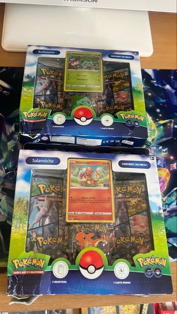 Deux coffret Pokémon go bulbizarre et salameche abîmer