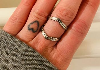 Bague épaisse ajustable argenté double rangs martelée acier inoxydable