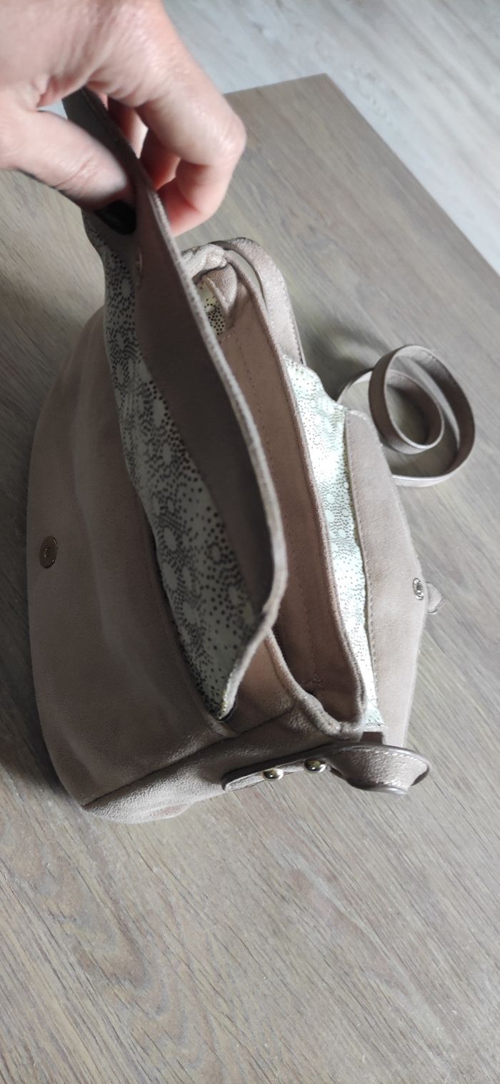 Sac à main bandoulière duveteux - photo numéro 4