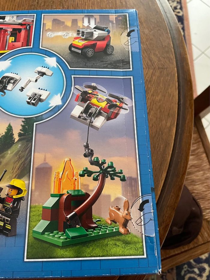 Boîte lego City 60374 Neuve Le camion d’intervention des pompiers - photo numéro 13