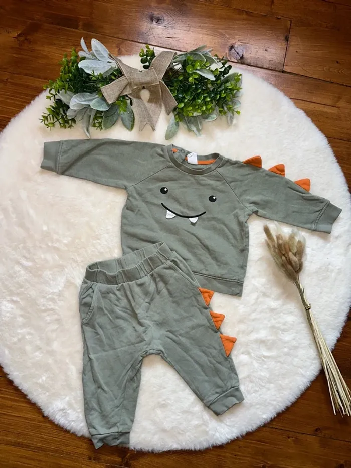 Ensemble dinosaures - 9/12mois