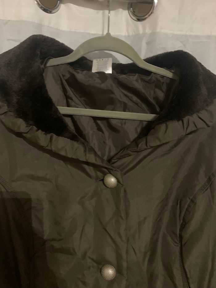 Blouson kaki taille 50/52 très bon état col fausse fourrure détachable - photo numéro 5