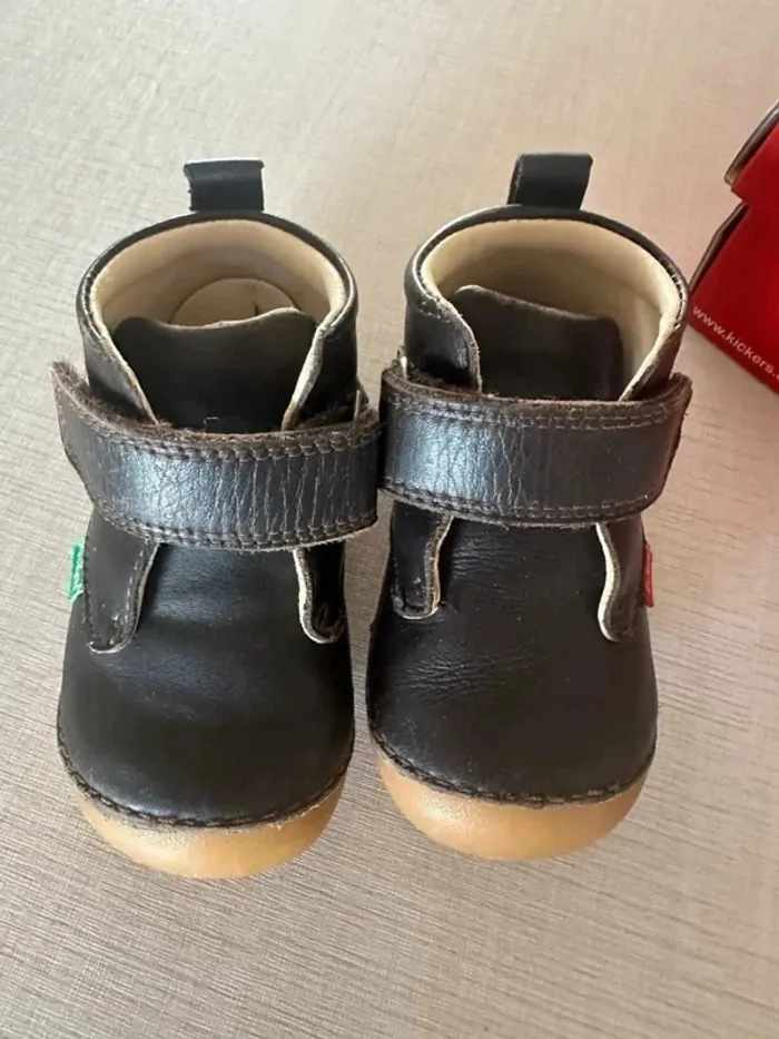 Chaussures cuir bébé kickers sabio Taille 20 - photo numéro 3
