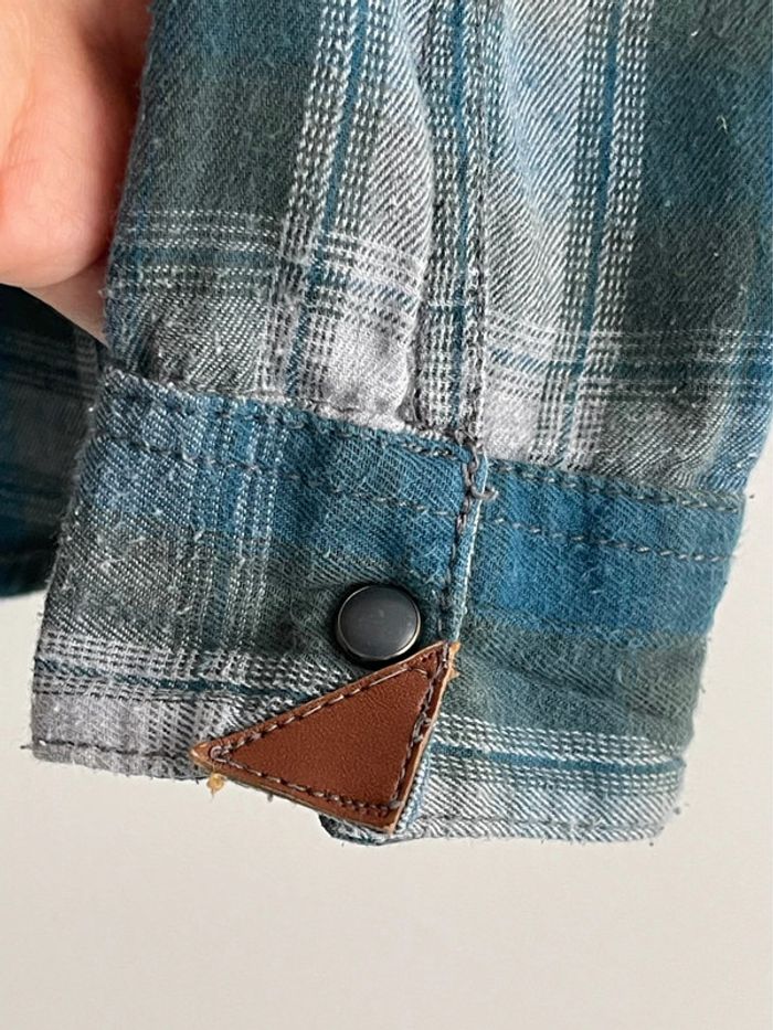 Super petite chemise en 93% coton à carreaux tons turquoise vert / bleu canard et boutons pression - photo numéro 5