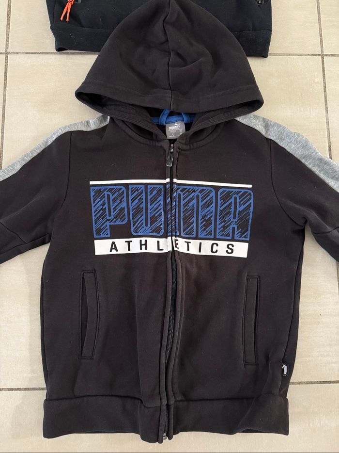 Lot de 2 gilets noirs de marque Umbro et Puma taille 8 ans - photo numéro 2