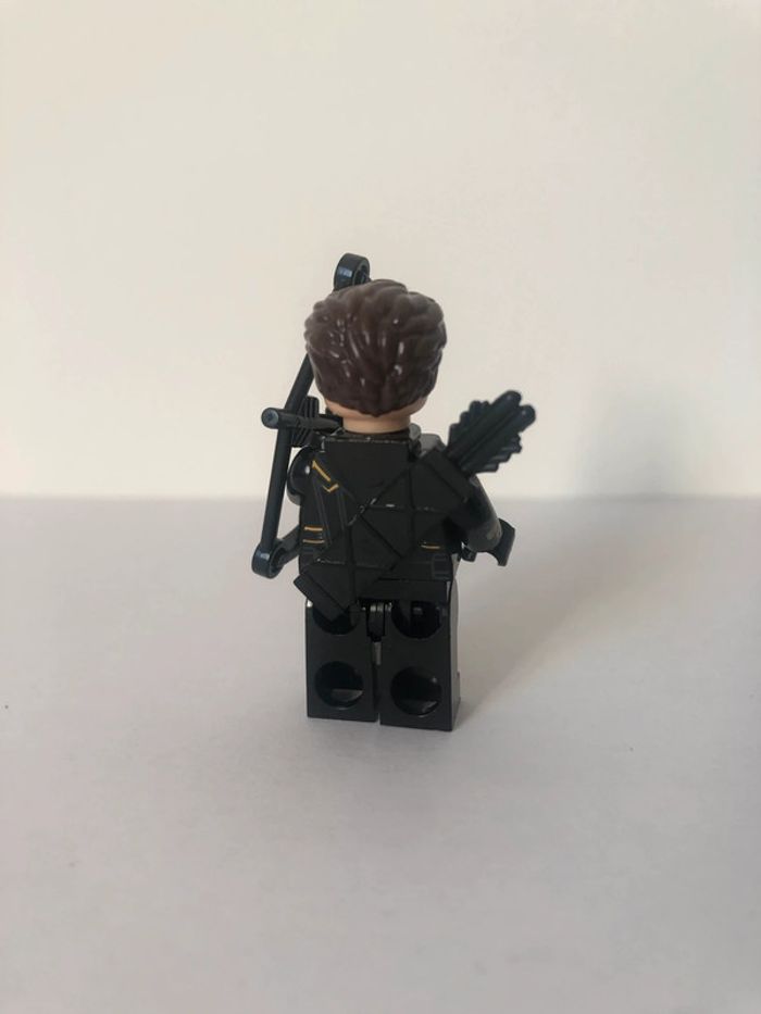 Figurine type lego Hawkeye. Marvel - photo numéro 3