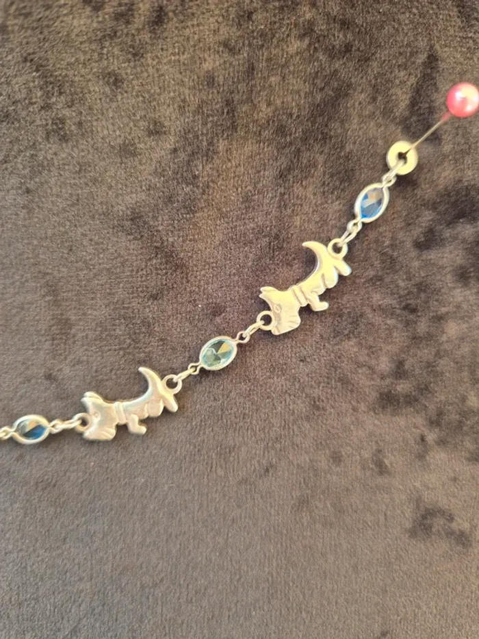 Bracelet en argent 19cm , petits chiens et pierres bleues - photo numéro 2