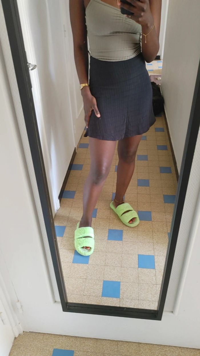 Mini-jupe noire tissu légère texturé