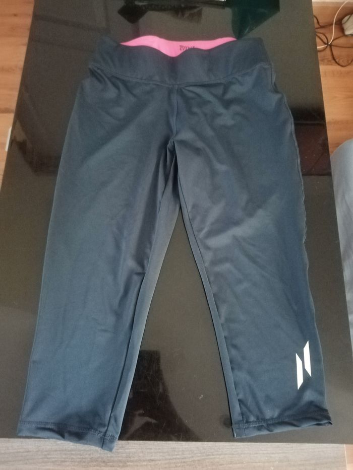 Pantacout sport taille M  maque crivit