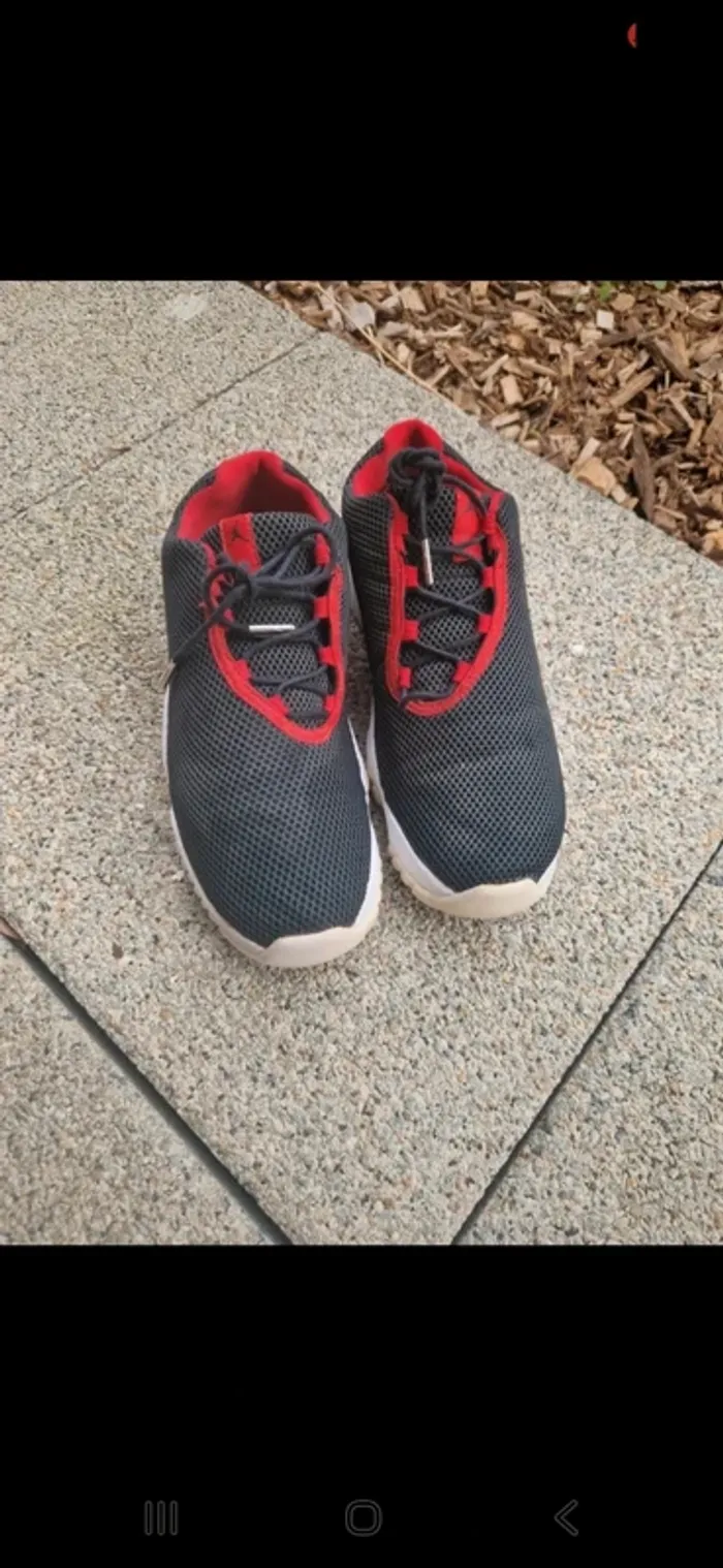 Nike Air Jordan Future Low homme taille 44 noir rouge - photo numéro 3