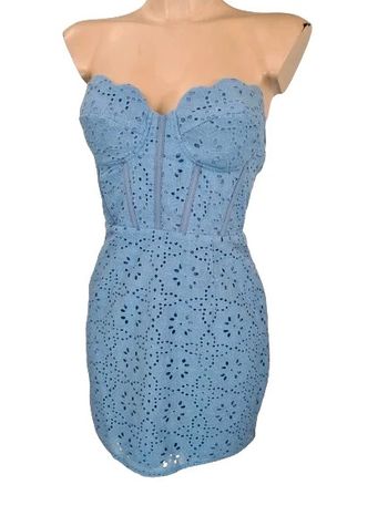 Robe prettylittlethink