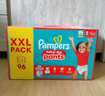 Couches pampers baby dry pants taille 5