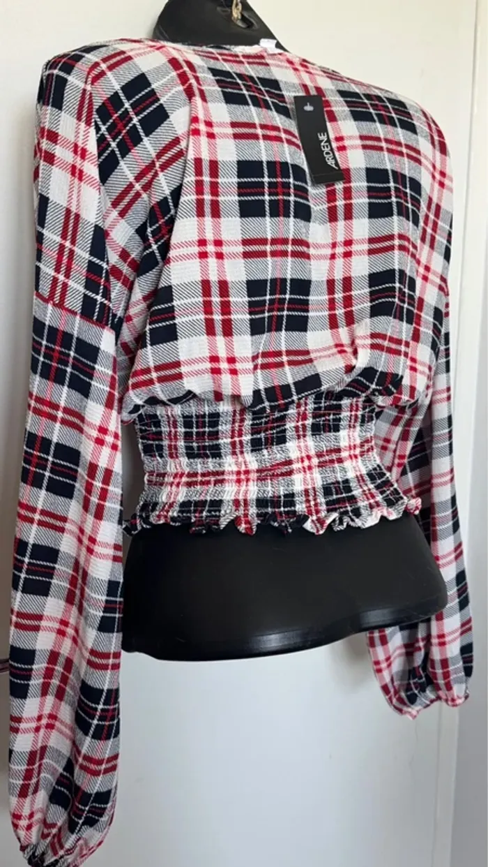 Blouse à carreaux neuve - photo numéro 3
