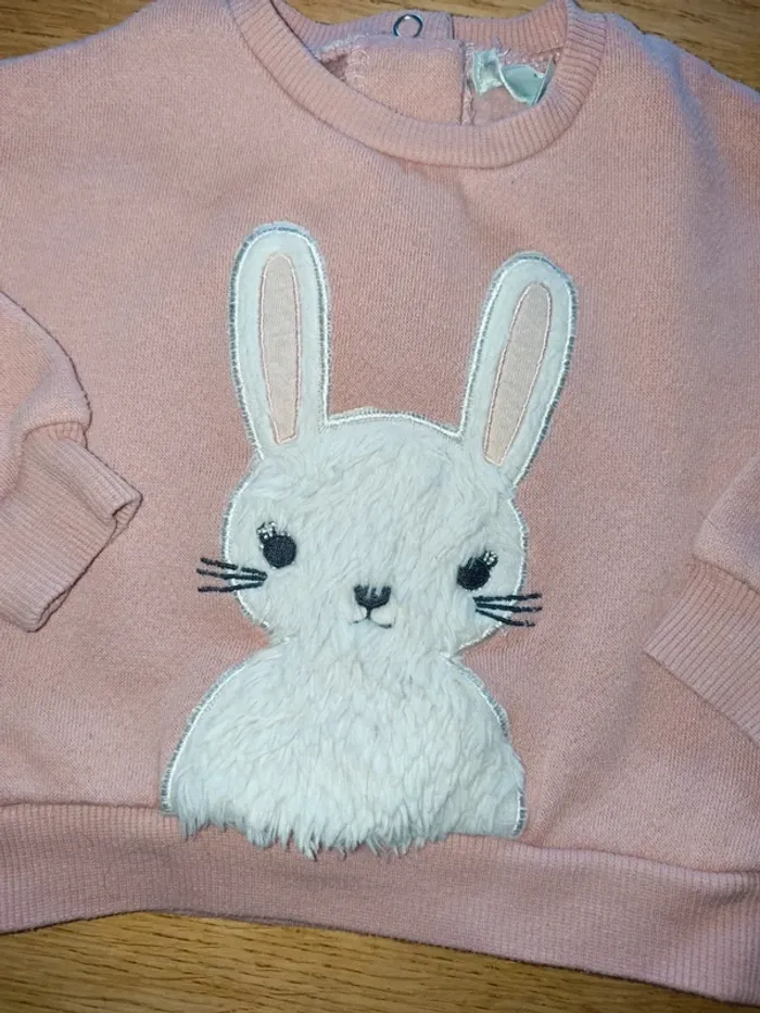 Pull fille rose lapin excellent état 3 mois - photo numéro 3