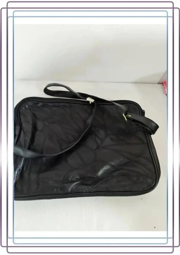 Sac à bandoulière Beaugency, très bon état 38x25cm - photo numéro 3