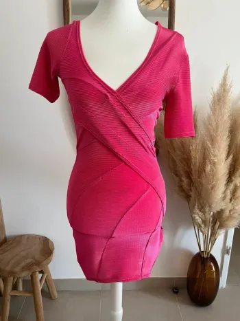 Robe rose fuschia moulante Weinsanto