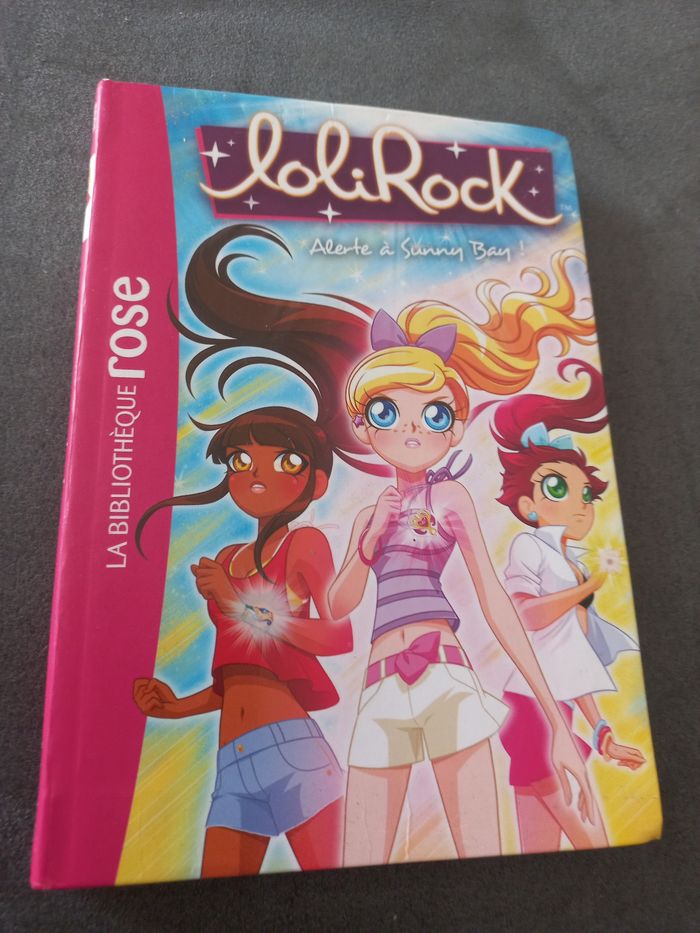 Livre roman bibliotheque rose lolirock tome 11