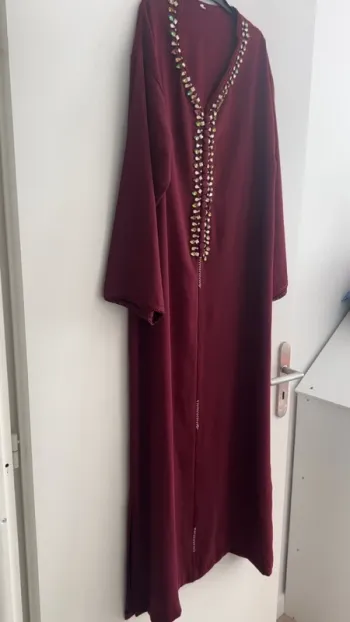 Caftan Bordeaux neuf taille 1