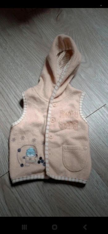 Gilet à capuche sans manches taille 0-3mois 👻